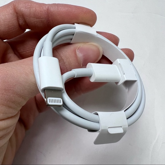 Brand New Never Used - Apple Charger Cord from USB-C to Lightning Port - Picture 3 of 5